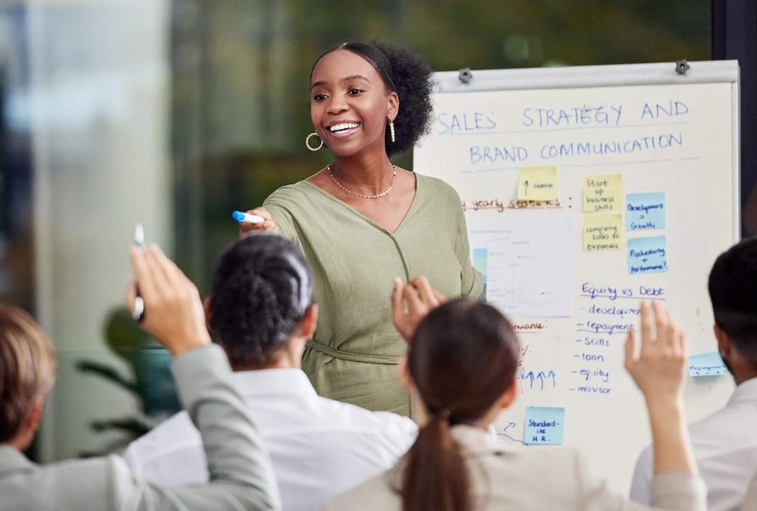 8 Sales Training Ideas to Take Your Team to the Next Level